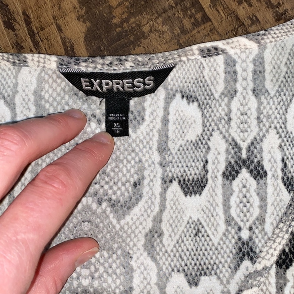 Snake Skin Print Too - Picture 4 of 9